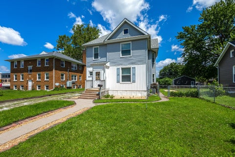 Tiny photo for 1805 Esplanade Avenue, Davenport, IA 52803 (MLS # 12686264)