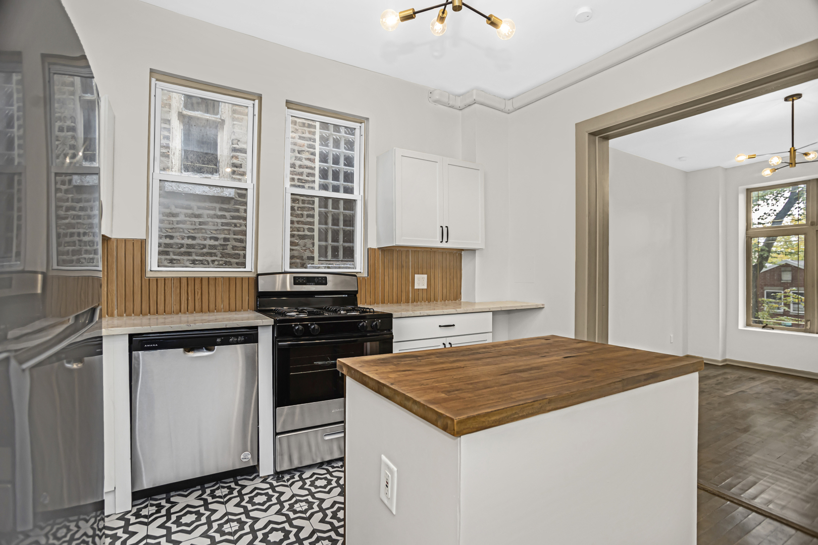 2634 W Cortez Street 1F