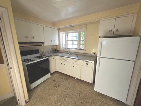 Tiny photo for 3504 Elmwood Avenue, Berwyn, IL 60402 (MLS # 12778049)