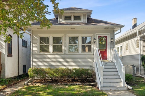 Photo of 1041 S Elmwood Avenue, Oak Park, IL 60304 (MLS # 12792830)