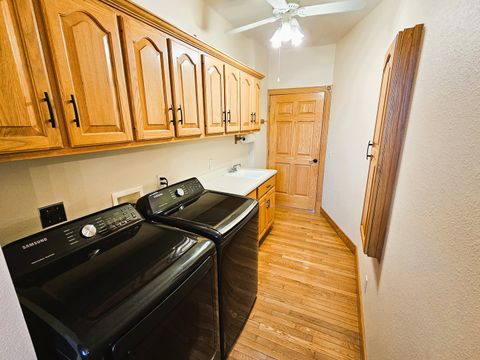 Tiny photo for 9 FAWN Drive, Fairfield, IL 62837 (MLS # 12604134)