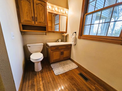 Tiny photo for 9 FAWN Drive, Fairfield, IL 62837 (MLS # 12604134)