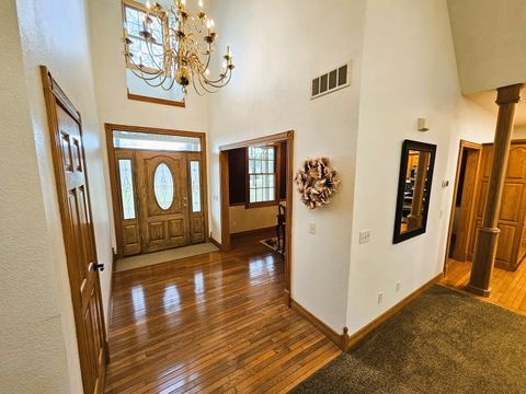 Tiny photo for 9 FAWN Drive, Fairfield, IL 62837 (MLS # 12604134)