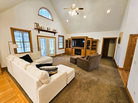 Tiny photo for 9 FAWN Drive, Fairfield, IL 62837 (MLS # 12604134)