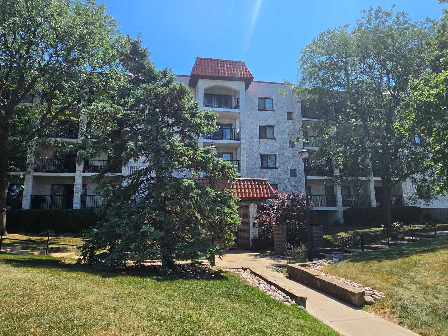 350 Plum Creek Drive 406