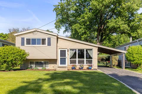 Tiny photo for 65 N Glenview Avenue, Lombard, IL 60148 (MLS # 12654543)