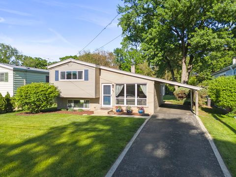Photo of 65 N Glenview Avenue, Lombard, IL 60148 (MLS # 12654543)