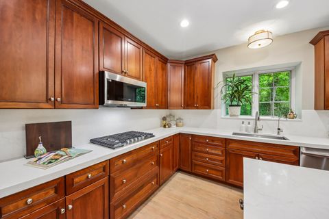 Tiny photo for 1620 Mulberry Drive, Libertyville, IL 60048 (MLS # 12637841)