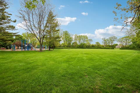 Tiny photo for 1620 Mulberry Drive, Libertyville, IL 60048 (MLS # 12637841)