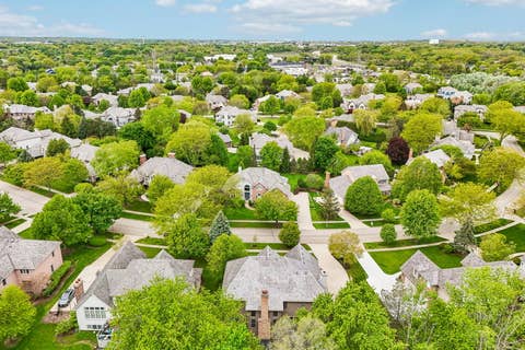 Tiny photo for 1620 Mulberry Drive, Libertyville, IL 60048 (MLS # 12637841)