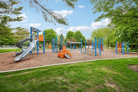 Tiny photo for 1620 Mulberry Drive, Libertyville, IL 60048 (MLS # 12637841)