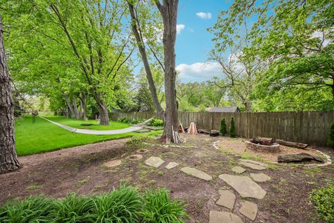 Tiny photo for 1620 Mulberry Drive, Libertyville, IL 60048 (MLS # 12637841)