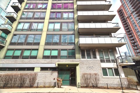 Photo of 650 W WAYMAN Street #206C, Chicago, IL 60661 (MLS # 12607463)