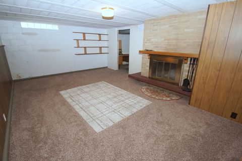 Tiny photo for 2838 KELLING Street, Davenport, IA 52804 (MLS # 12675436)