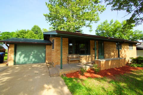 Photo of 2838 KELLING Street, Davenport, IA 52804 (MLS # 12675436)