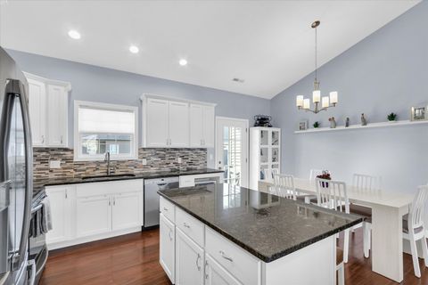 Tiny photo for 1611 E Vernon Drive, Urbana, IL 61802 (MLS # 12570434)