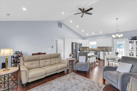 Tiny photo for 1611 E Vernon Drive, Urbana, IL 61802 (MLS # 12570434)