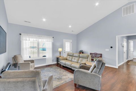 Tiny photo for 1611 E Vernon Drive, Urbana, IL 61802 (MLS # 12570434)