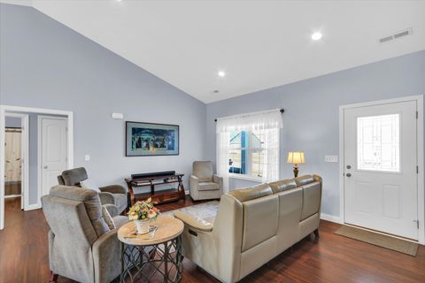 Tiny photo for 1611 E Vernon Drive, Urbana, IL 61802 (MLS # 12570434)