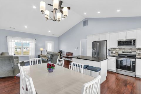 Tiny photo for 1611 E Vernon Drive, Urbana, IL 61802 (MLS # 12570434)