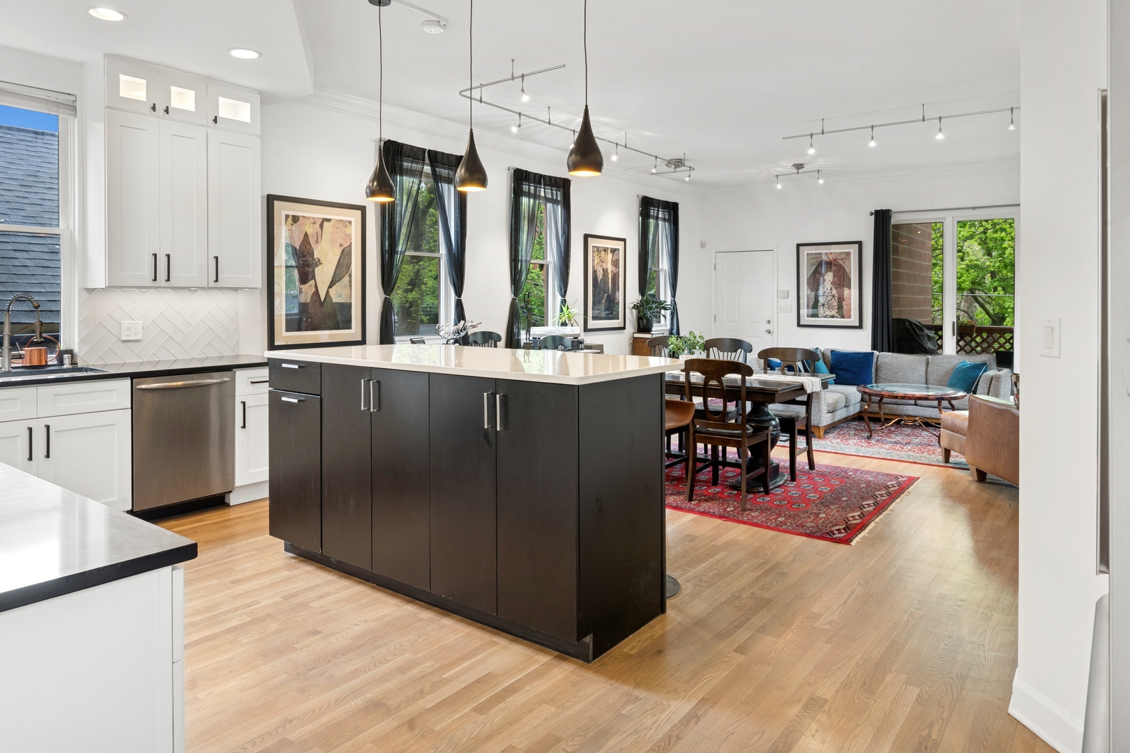 2130 W Le Moyne Street 2