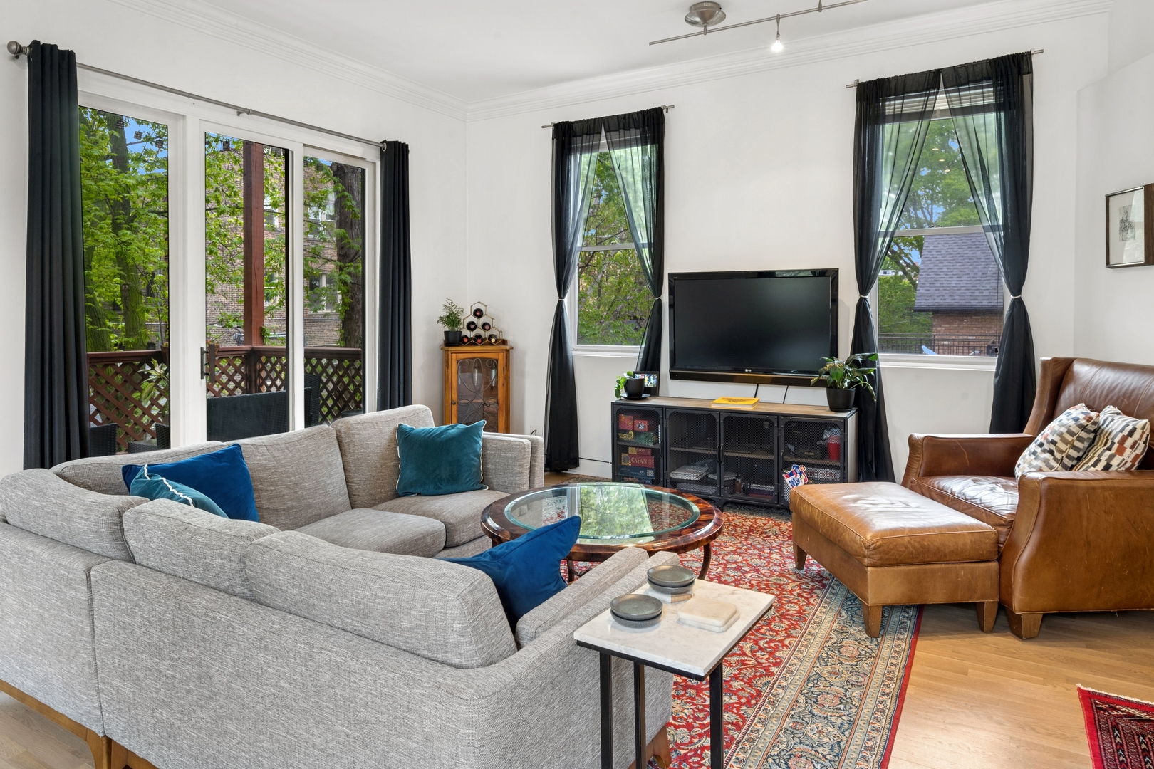 2130 W Le Moyne Street 2