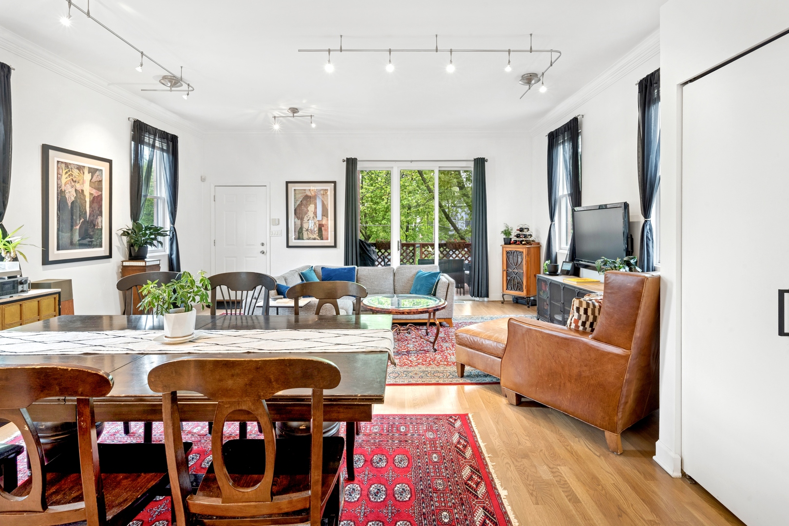 2130 W Le Moyne Street 2
