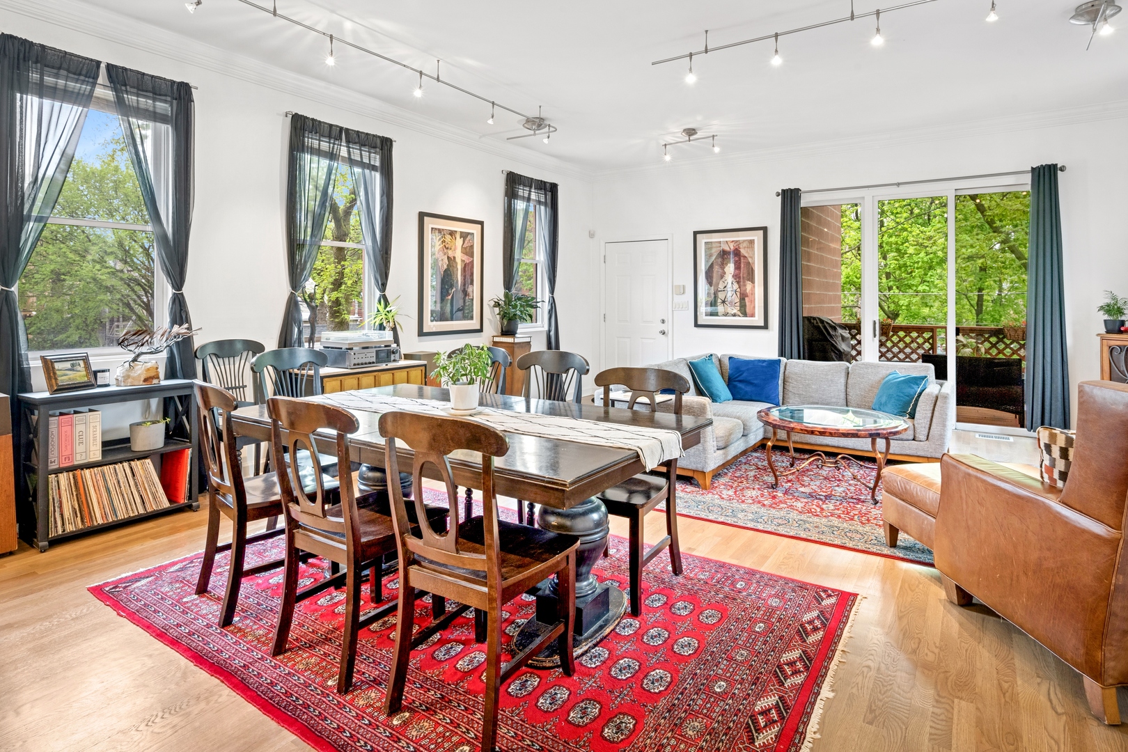 2130 W Le Moyne Street 2