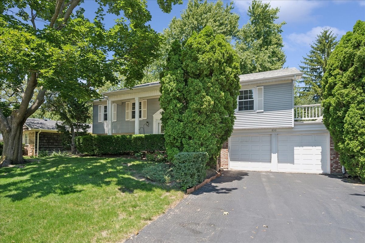 830 Woodhollow Lane
