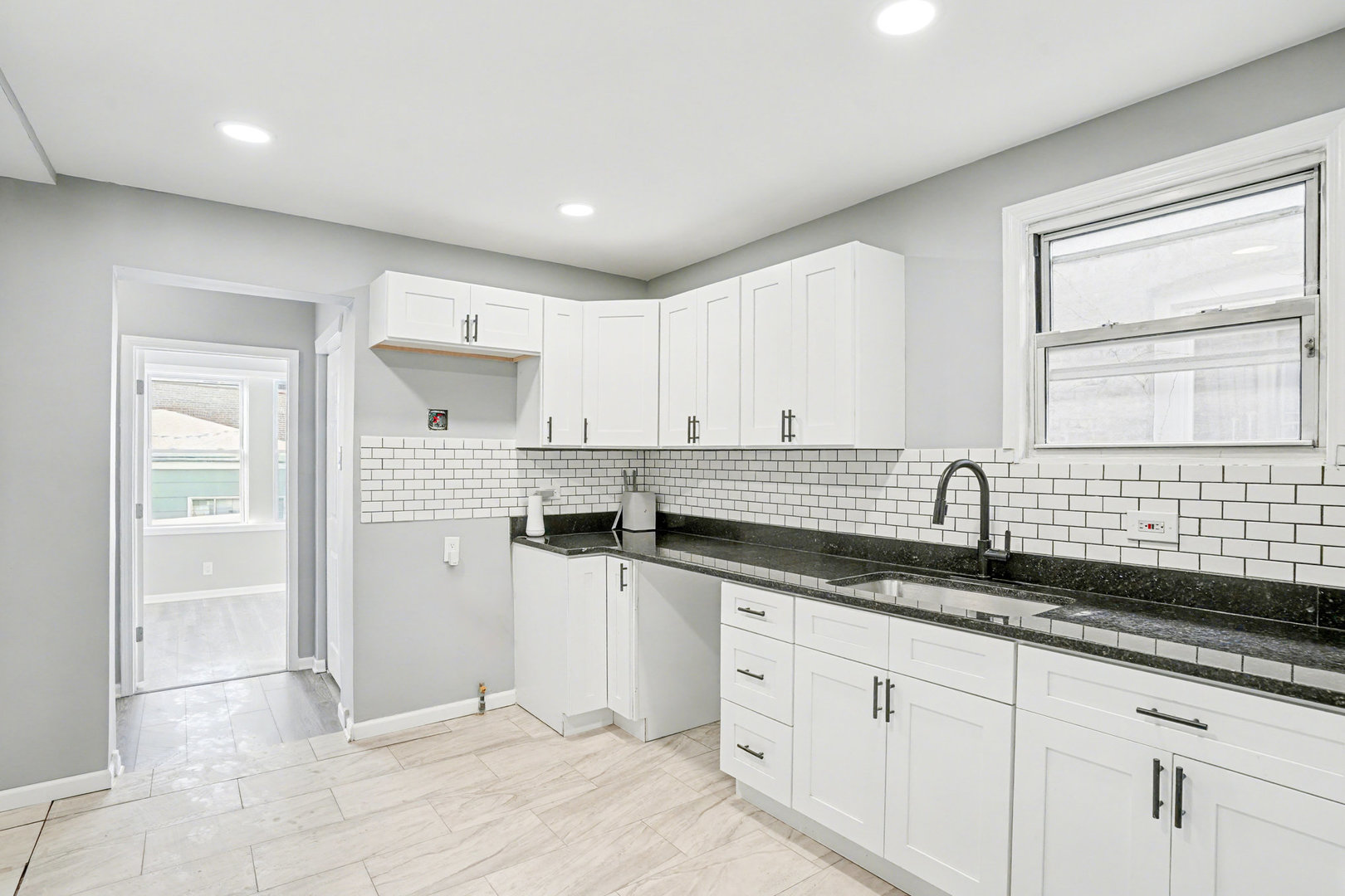 6954 S Prairie Avenue