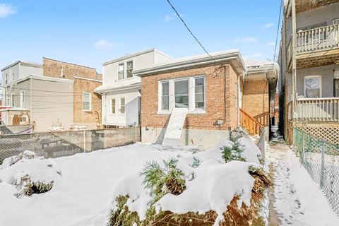 Tiny photo for 6954 S Prairie Avenue, Chicago, IL 60637 (MLS # 12528396)