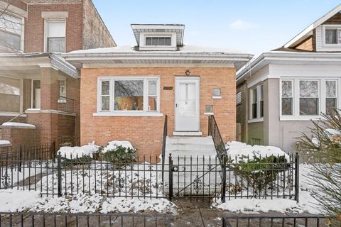 Photo of 6954 S Prairie Avenue, Chicago, IL 60637 (MLS # 12528396)