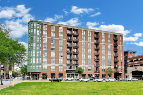 Tiny photo for 1 S Highland Avenue #704, Arlington Heights, IL 60005 (MLS # 12670804)
