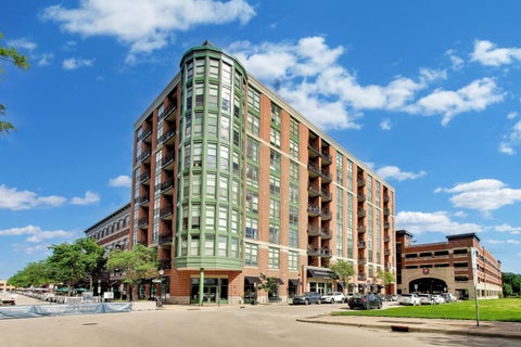 Photo of 1 S Highland Avenue #704, Arlington Heights, IL 60005 (MLS # 12670804)