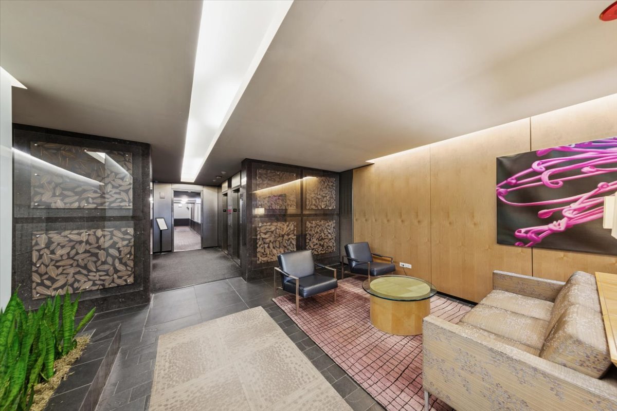 2020 N Lincoln Park West 14B