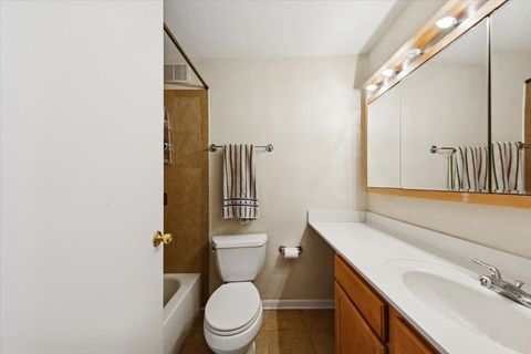 Tiny photo for 2020 N Lincoln Park West #14B, Chicago, IL 60614 (MLS # 12560044)