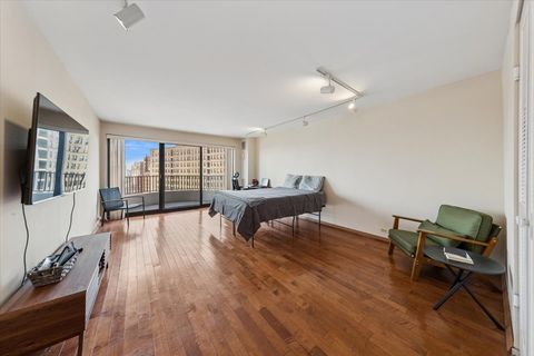 Tiny photo for 2020 N Lincoln Park West #14B, Chicago, IL 60614 (MLS # 12560044)