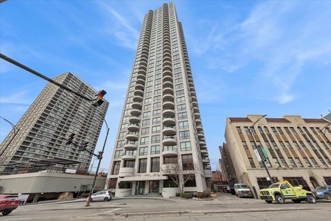Photo of 2020 N Lincoln Park West #14B, Chicago, IL 60614 (MLS # 12560044)
