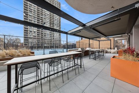 Tiny photo for 2020 N Lincoln Park West #14B, Chicago, IL 60614 (MLS # 12560044)