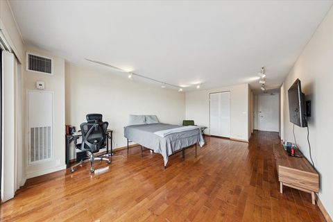 Tiny photo for 2020 N Lincoln Park West #14B, Chicago, IL 60614 (MLS # 12560044)