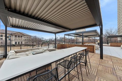 Tiny photo for 2020 N Lincoln Park West #14B, Chicago, IL 60614 (MLS # 12560044)