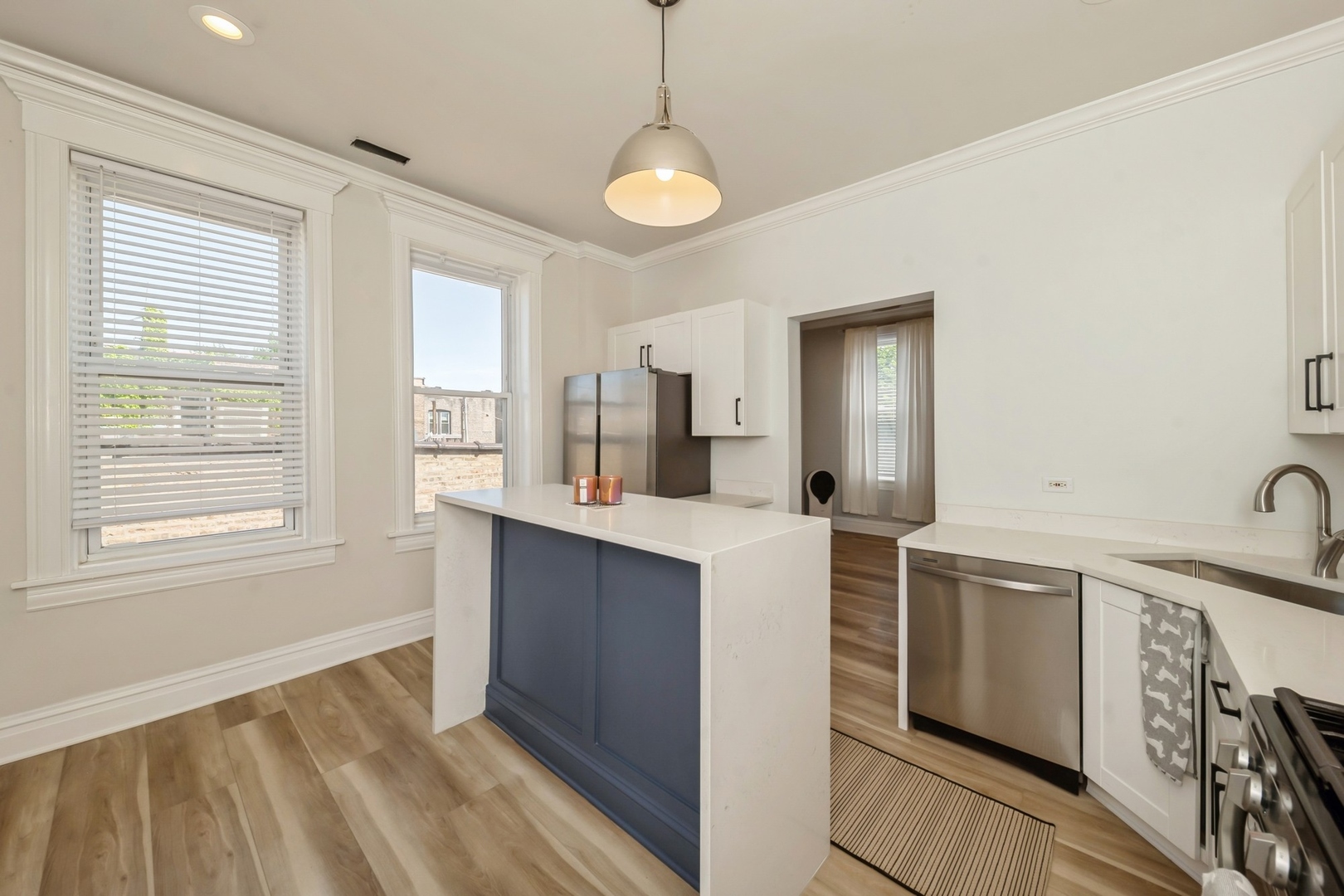 2515 W Augusta Boulevard 3S