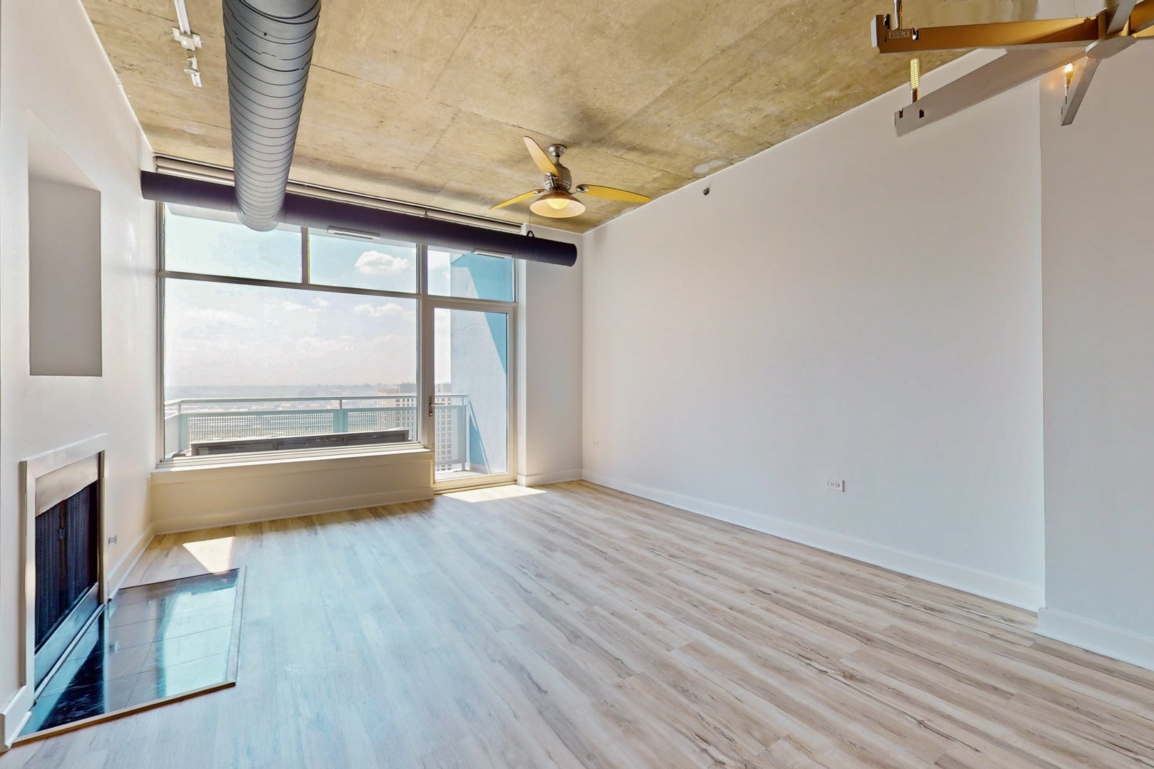 1305 S Michigan Avenue 2004