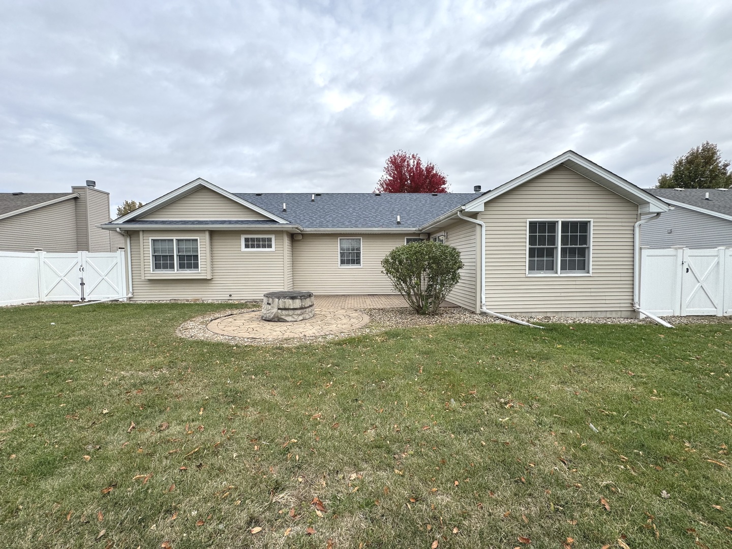 Bradley, Illinois 60915, United States, 3 Bedrooms Bedrooms, ,3 BathroomsBathrooms,Residential,Active,234923