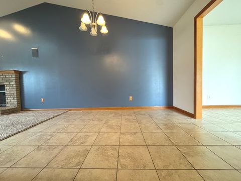 Tiny photo for 529 Suzanne Avenue, Bradley, IL 60915 (MLS # 12505560)