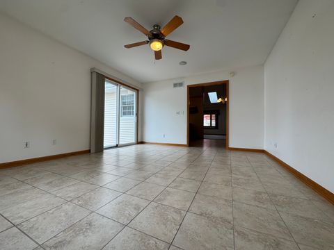 Tiny photo for 529 Suzanne Avenue, Bradley, IL 60915 (MLS # 12505560)