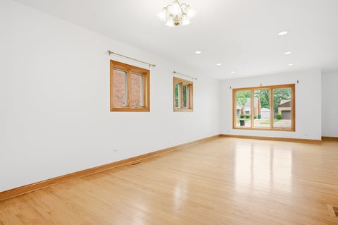 Tiny photo for 1236 S Brophy Avenue, Park Ridge, IL 60068 (MLS # 12750373)