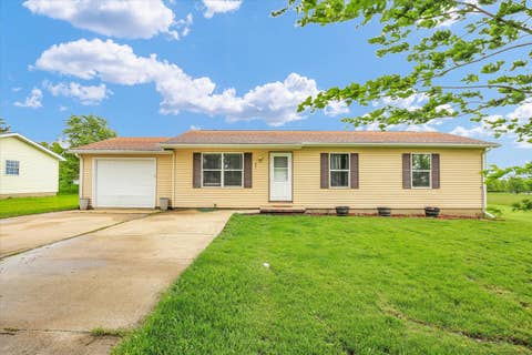 Photo of 841 S High Street, Paxton, IL 60957 (MLS # 12631409)