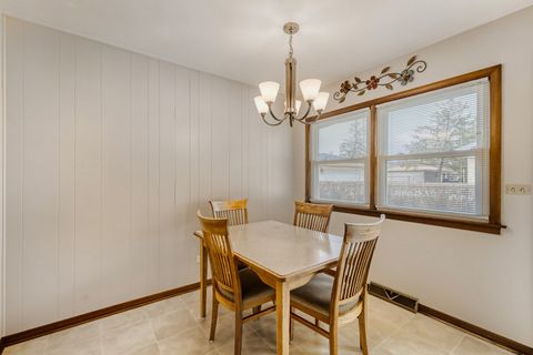 Tiny photo for 602 E Weathersfield Way, Schaumburg, IL 60193 (MLS # 12589465)