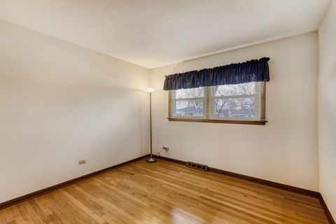 Tiny photo for 602 E Weathersfield Way, Schaumburg, IL 60193 (MLS # 12589465)